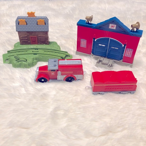 Thomas & Friends Toys Thomas The Train 20 Gullane Flynn The Fire